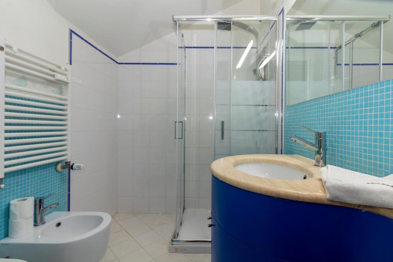 Garage Privato - Esclusivo Duplex In Centro A Torinoアパートメント エクステリア 写真